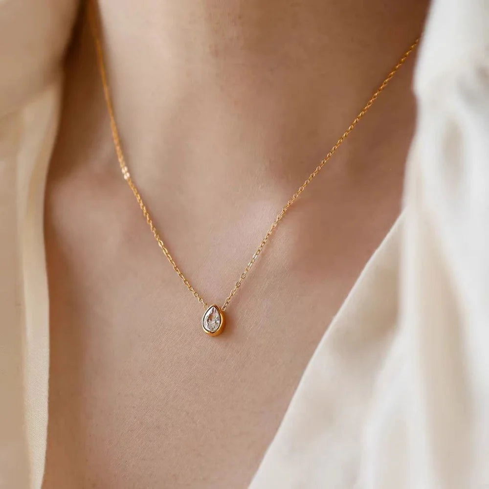 Collier pendentif goutte d'eau en zircon brillant en acier inoxydable pour femme, chaîne ras-du-cou minimaliste, bijoux de fête, cadeau, nouveauté, vente en gros L’AURA