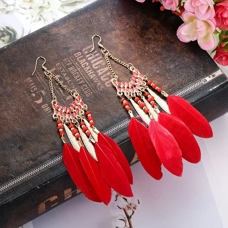 Boucles d'oreilles ethniques en plumes pour femmes, style bohème, longues pampilles, perles, goutte d'eau, accessoires bijoux de fête à la mode pour filles, nouvelle collection L’AURA