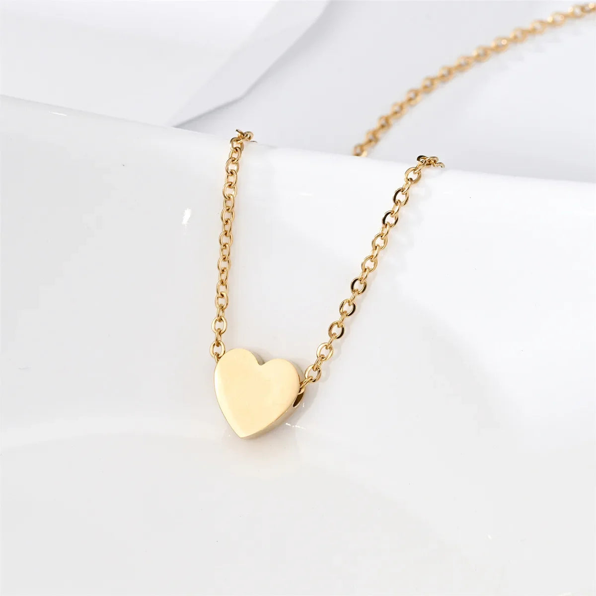 Colliers simples en acier inoxydable, pendentif en forme de cœur, pour femmes et filles, ras du cou délicat hypoallergénique en acier inoxydable