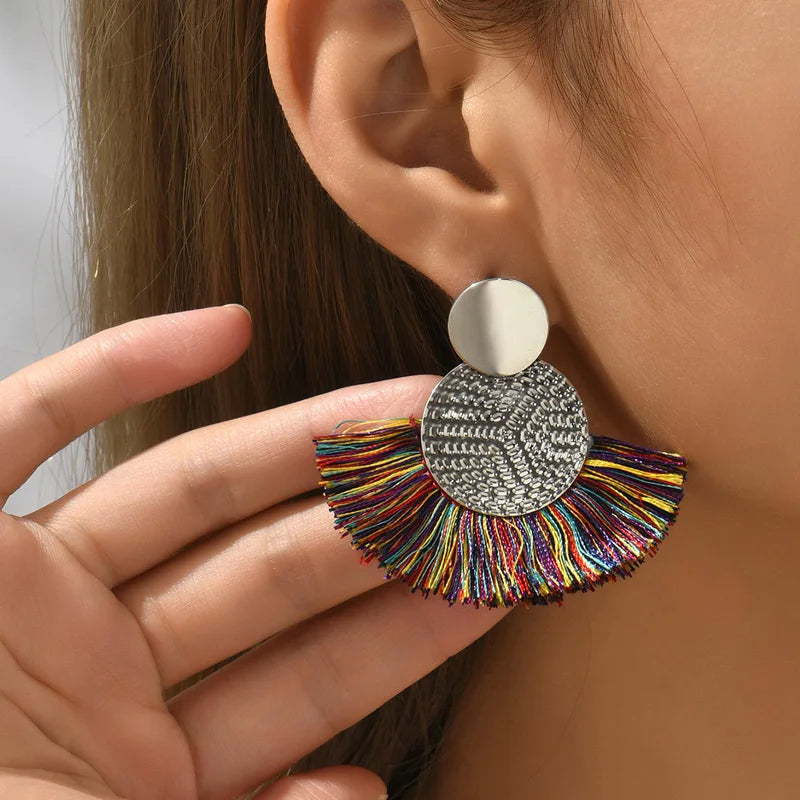 Mode bohème grand gland balancent blanc frange femme boucles d'oreilles boucles d'oreilles pour les femmes déclaration bijoux de mariage L’AURA