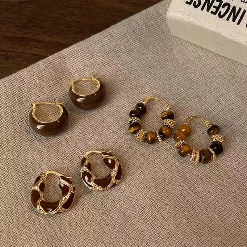 Boucles d'oreilles Vintage marron en forme de U pour femmes, créoles simples, tempérament, personnalité, mode féminine, bijoux 2026 L’AURA