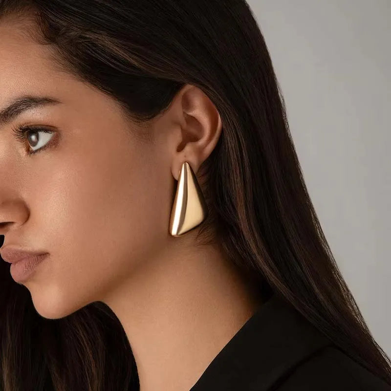 Boucles d'oreilles clous vintage punk en métal lisse pour femme, tendance 2026, style gothique géométrique, bijoux d'oreille, accessoires, cadeau L’AURA