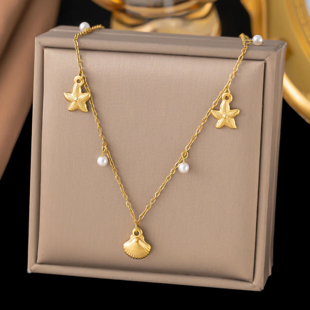 Collier de coquillage pour femmes, plaqué or 14 carats, en acier inoxydable, superposé, étoile de mer, conque, perle, collier à breloques, bijoux de plage d'été L’AURA