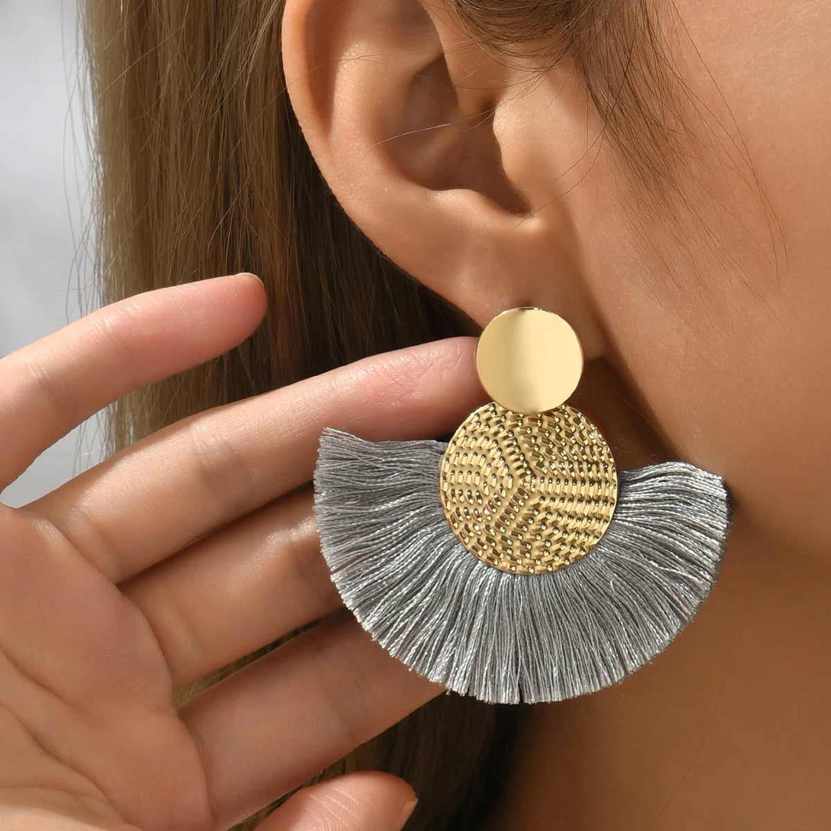 Mode bohème grand gland balancent blanc frange femme boucles d'oreilles boucles d'oreilles pour les femmes déclaration bijoux de mariage L’AURA