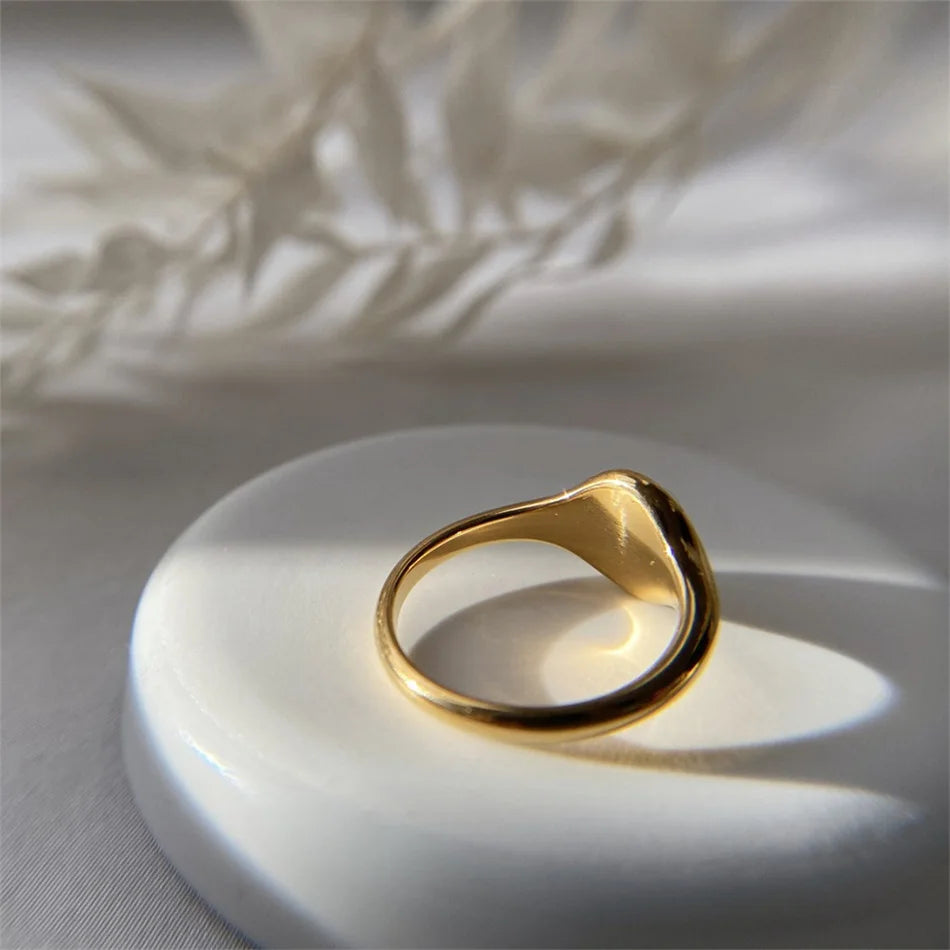 Bagues ondulées de haute qualité pour femmes, minimaliste, rayons délicats, Texture, cercle, chevalière en acier inoxydable, dôme épais, bijoux L’AURA