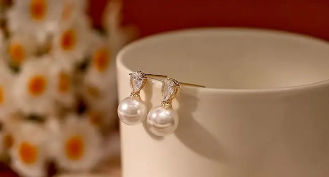Boucles d'oreilles pendantes en perles dorées pour femme, plaqué or 14 carats, élégantes et simples, idéales pour mariage ou cérémonie, pour mariée tendance L’AURA