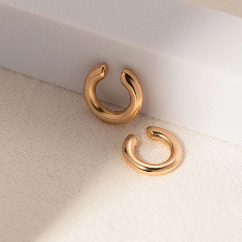 Boucles d'oreilles à Clip rondes et lisses en forme de C pour femmes, 2 pièces, légères, sans Piercing, Cartilage, manchette d'oreille, bijoux à usage quotidien L’AURA
