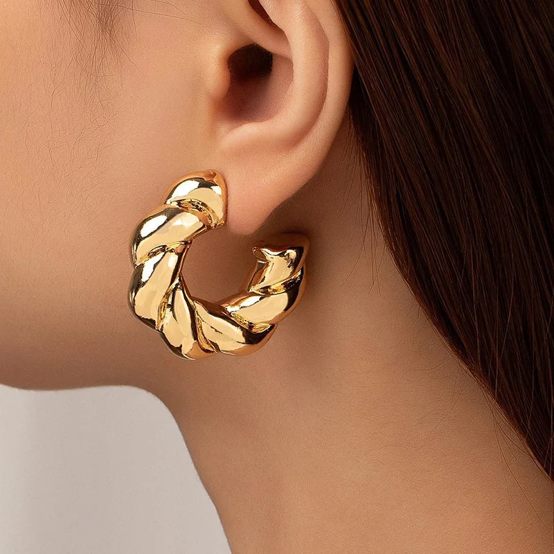 Boucles d'oreilles créoles en pierre de cristal couleur or, forme métallique torsadée, plaqué argent, nouvelle mode pour femmes, bijoux de fête, cadeau d'anniversaire L’AURA