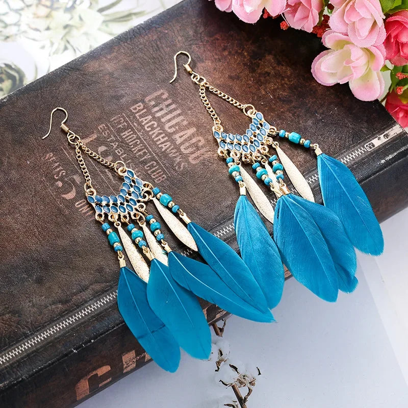 Boucles d'oreilles ethniques en plumes pour femmes, style bohème, longues pampilles, perles, goutte d'eau, accessoires bijoux de fête à la mode pour filles, nouvelle collection L’AURA