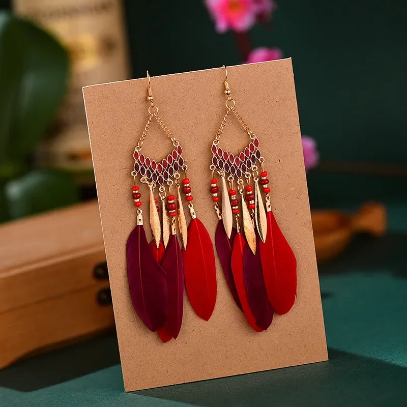 Boucles d'oreilles ethniques en plumes pour femmes, style bohème, longues pampilles, perles, goutte d'eau, accessoires bijoux de fête à la mode pour filles, nouvelle collection L’AURA