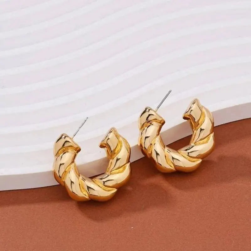 Boucles d'oreilles créoles en pierre de cristal couleur or, forme métallique torsadée, plaqué argent, nouvelle mode pour femmes, bijoux de fête, cadeau d'anniversaire L’AURA