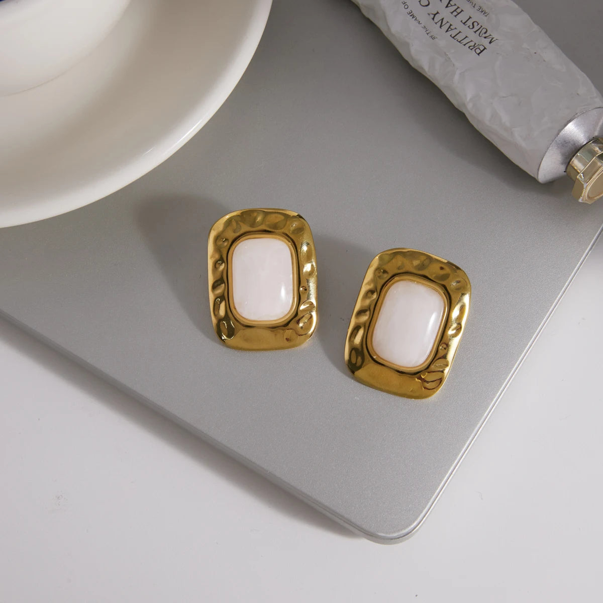 Youthway – boucles d'oreilles carrées classiques en résine pour femmes, bijoux imperméables en acier inoxydable plaqué or 18 carats, nouvelle collection L’AURA