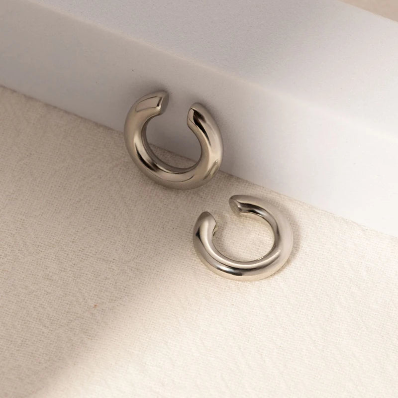 Boucles d'oreilles à Clip rondes et lisses en forme de C pour femmes, 2 pièces, légères, sans Piercing, Cartilage, manchette d'oreille, bijoux à usage quotidien L’AURA