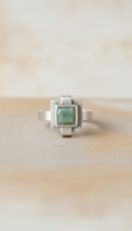 Bague géométrique en argent et pierre semi-précieuse